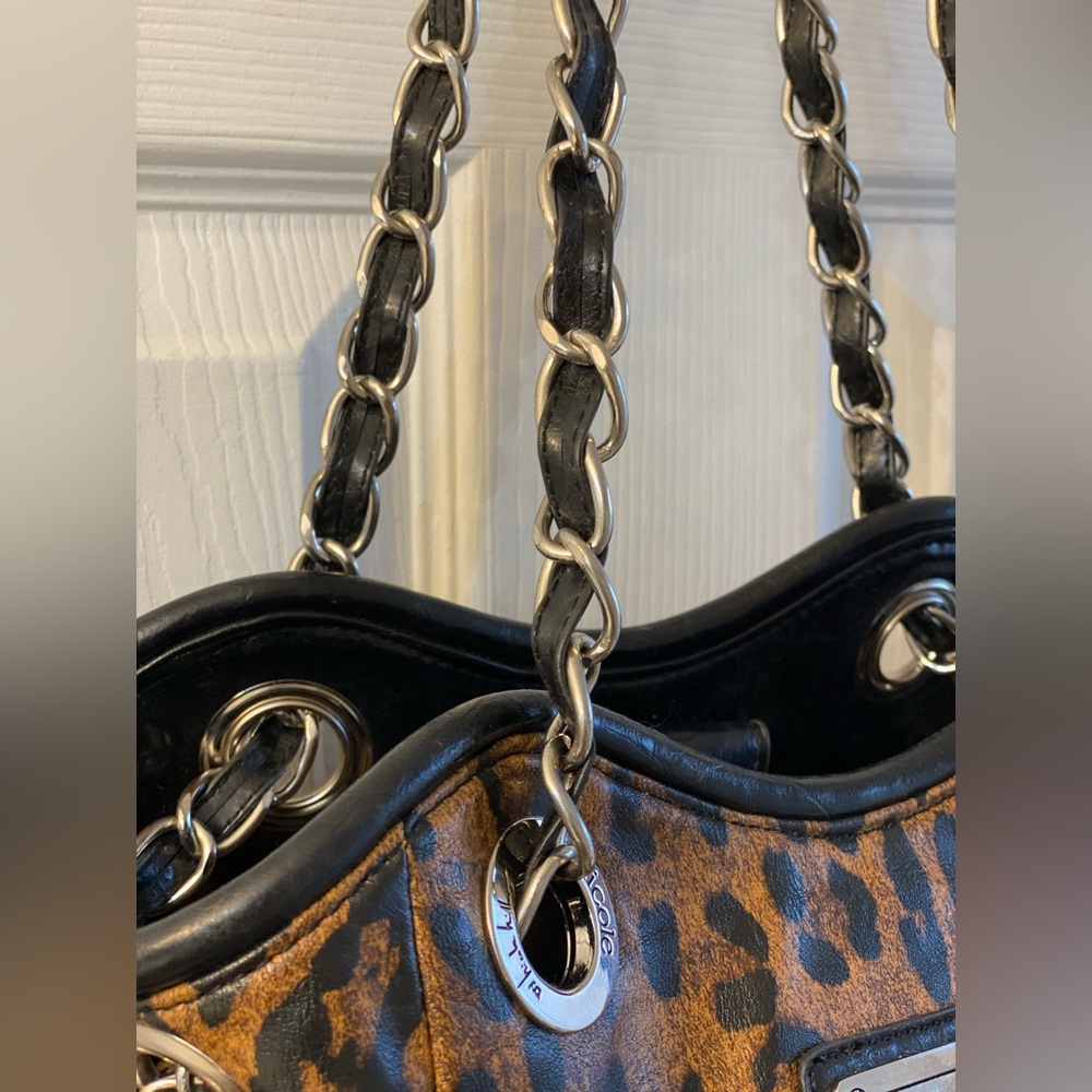Nicole Miller Large women’s shoulder bags great condition, 16 by 10 inches clean - Picture 5 of 7